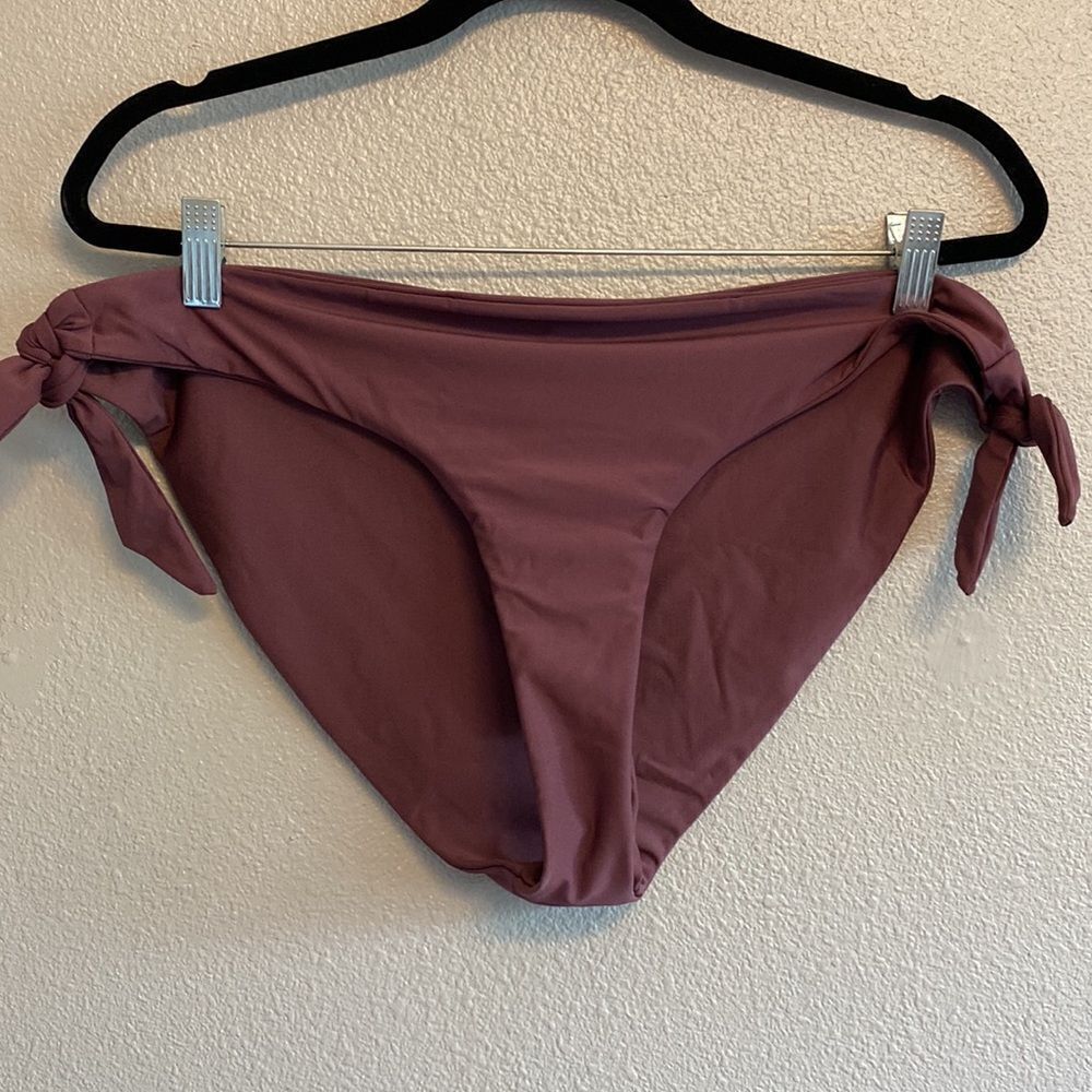 NWT- dark purple simply seamless Hipster- side tie bikini bottoms- Size 18W
